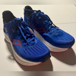 Women’s Saucony Tempus running shoes || size 9